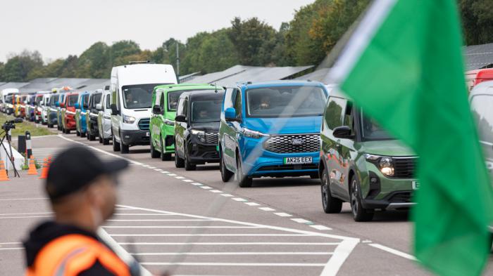 Ρεκόρ Γκίνες για το Ford Transit -Δείτε πως τα κατάφερε